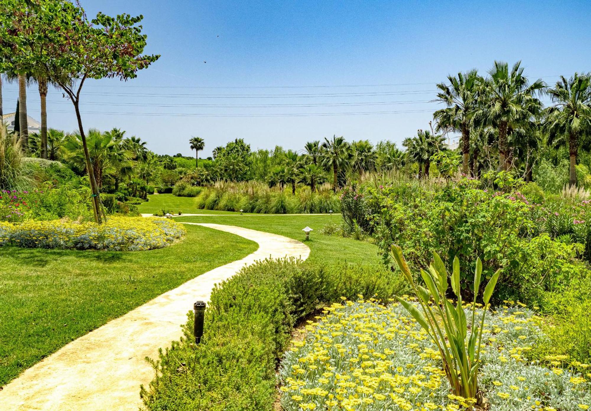 Alcazaba Lagoon 2425 Luxury Private Beach Estepona Exterior foto